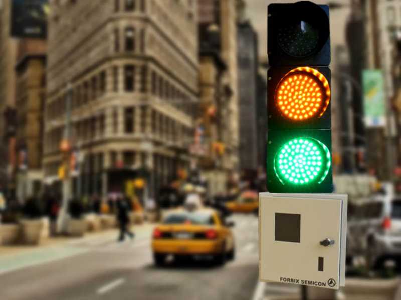 Wireless Traffic Light Controller System with Remote Control
