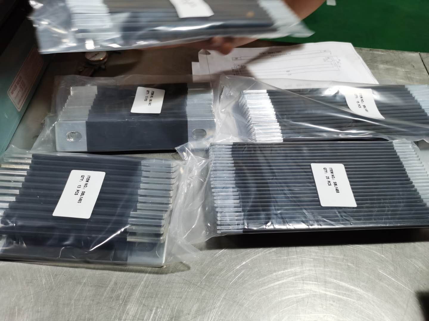 SBL 1489 – TINNED COPPER CONNECTION PLATES/BUS BARS WITH INSULATED COATING